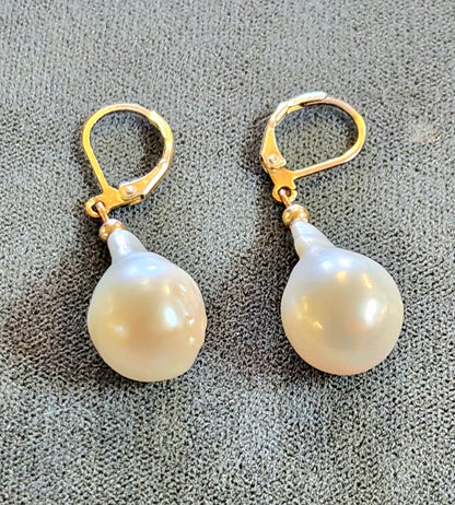 WOMEN'S White Pearl EARRINGS