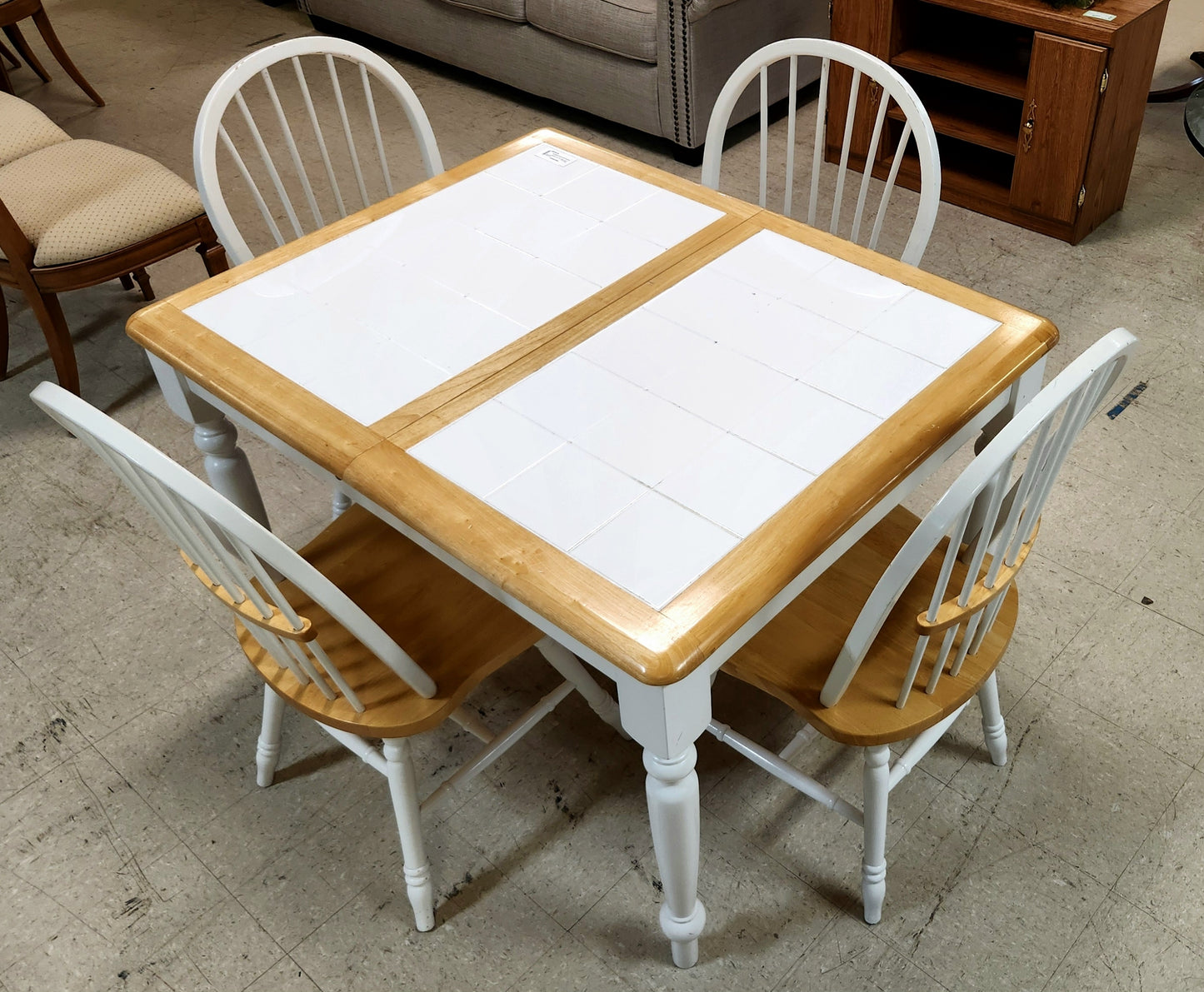 Casual White Oak Tile Dinnette TABLE SET