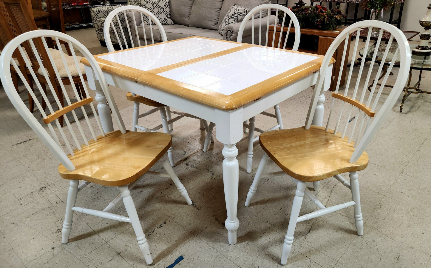 Casual White Oak Tile Dinnette TABLE SET