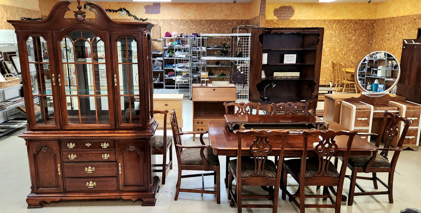 LEXINGTON Traditional Cherry Wood DININGROOM SET